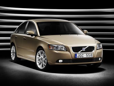 Автомобиль Volvo S40