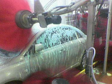 Стоить ли мыть двигатель на авто мойке.