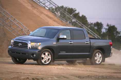 TOYOTA TUNDRA - настоящий американец.