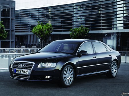 Лимузин Audi A8