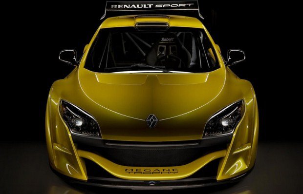 Renault Megane 265 Trophi: путь от городского авто до спорткара.