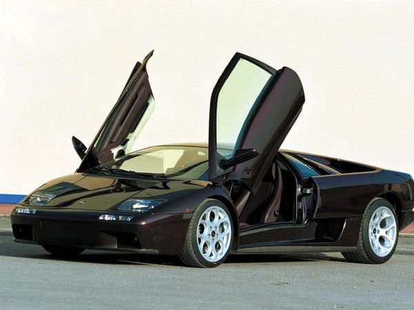 Легенды автомобилестроения. Lamborghini Diablo