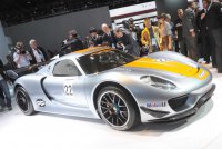 В Детройте представлен новый Porsche 918 RSR Hybrid