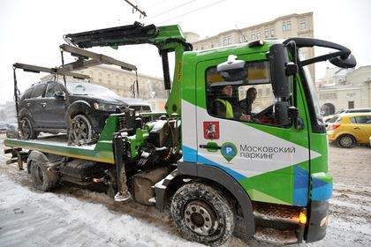 Эвакуаторщики добрались до помощников президента