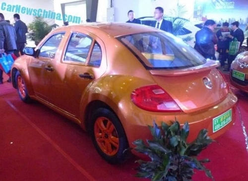 Китайцы клонировали VW Beetle, добавив ему пару дверей