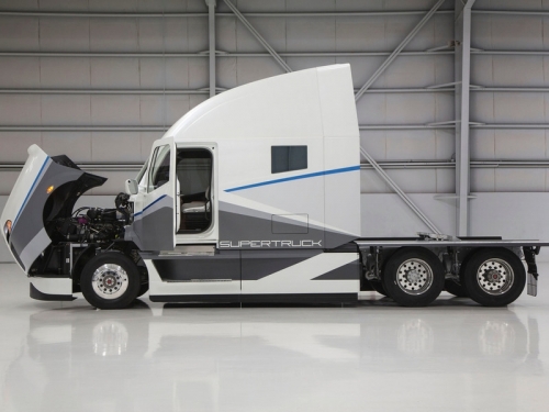 Концерн Daimler представил сверхэкономичный грузовик