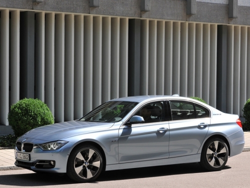 Автомобили BMW в России угодили под отзыв