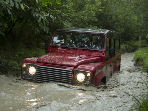 Land Rover обеспечит своим моделям достойную старость