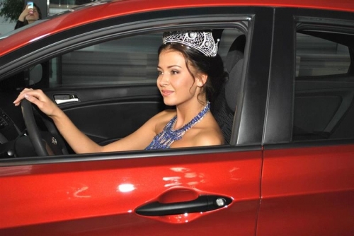 «Мисс России 2015» подарили автомобиль