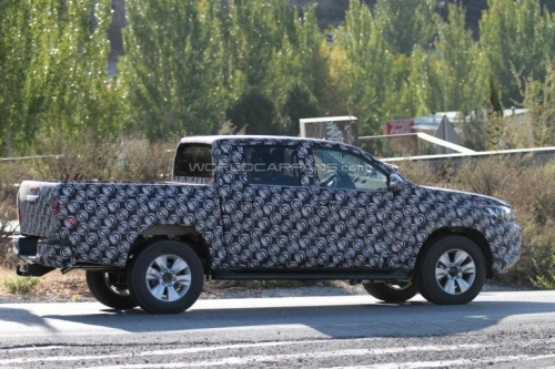 Новый пикап Toyota Hilux: моторы, подвеска и оснащение