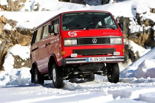 Первому минивэну Volkswagen исполнилось 65 лет