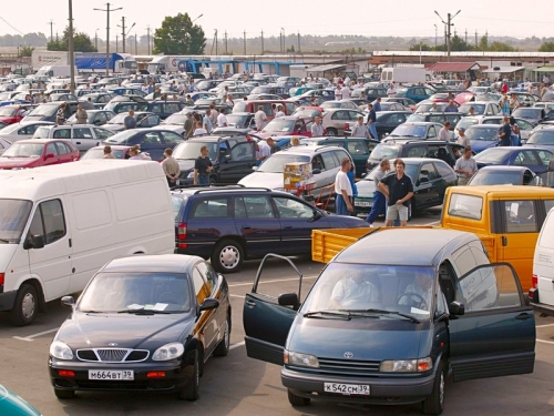 Российский авторынок "секонд-хенд" подорожал на треть