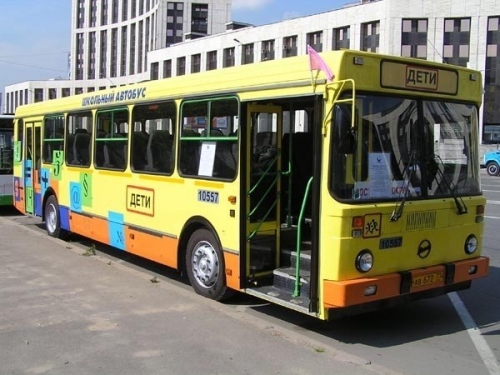 Школьным автобусам разрешат ездить по «выделенкам»