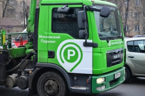 В Москве эвакуаторщиков уволили за нарушение правил парковки