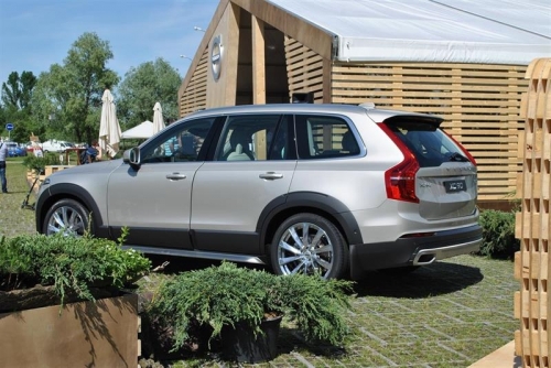 Volvo привезла в Россию новый ХС90