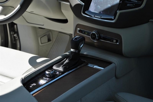 Volvo привезла в Россию новый ХС90