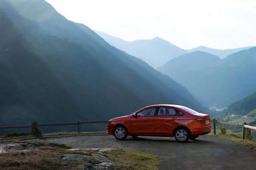 Lada Vesta с навигатором и круиз-контролем стала дешевле