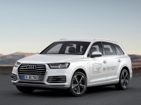 Audi предложит покупателям гибридного Q7 беспроводную зарядку