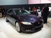 Создатели нового Jaguar XF пожадничали с мощностью