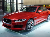 Стартовало серийное производство Jaguar XE