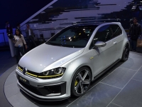 Volkswagen Golf R400 запустят в серийное производство