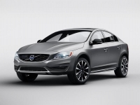 Volvo привезла в Россию вседорожные версии S60 и V60