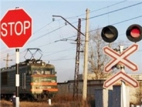 За пересечение железнодорожных путей на запрещающий сигнал будут отбирать права