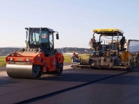 В Омске за сутки отремонтировали 4000 кв. метров дорог